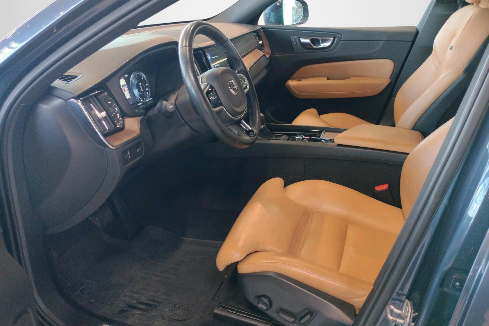 VOLVO XC60 2019