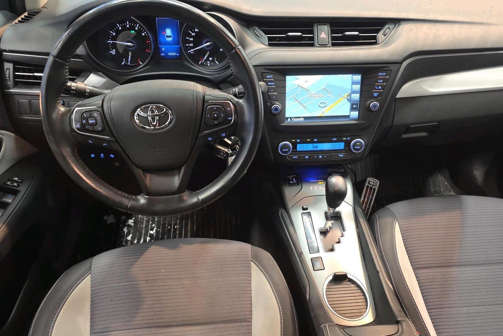 Toyota Avensis 2016
