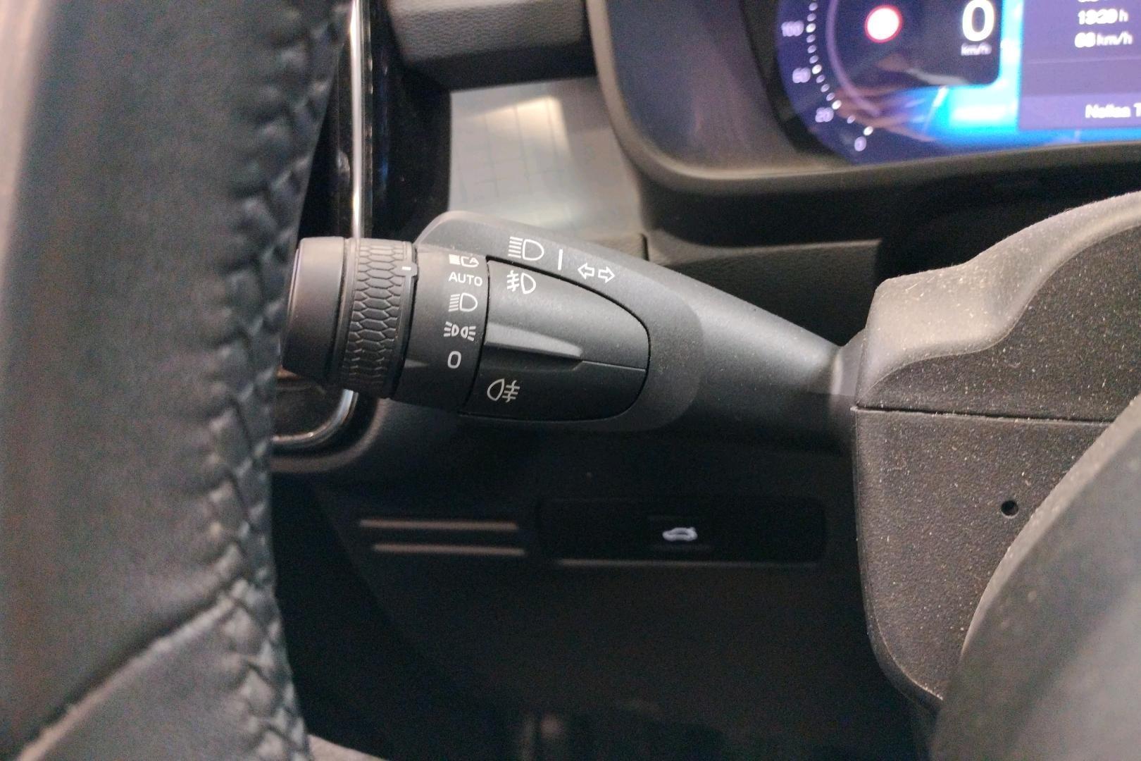 VOLVO XC40 2023