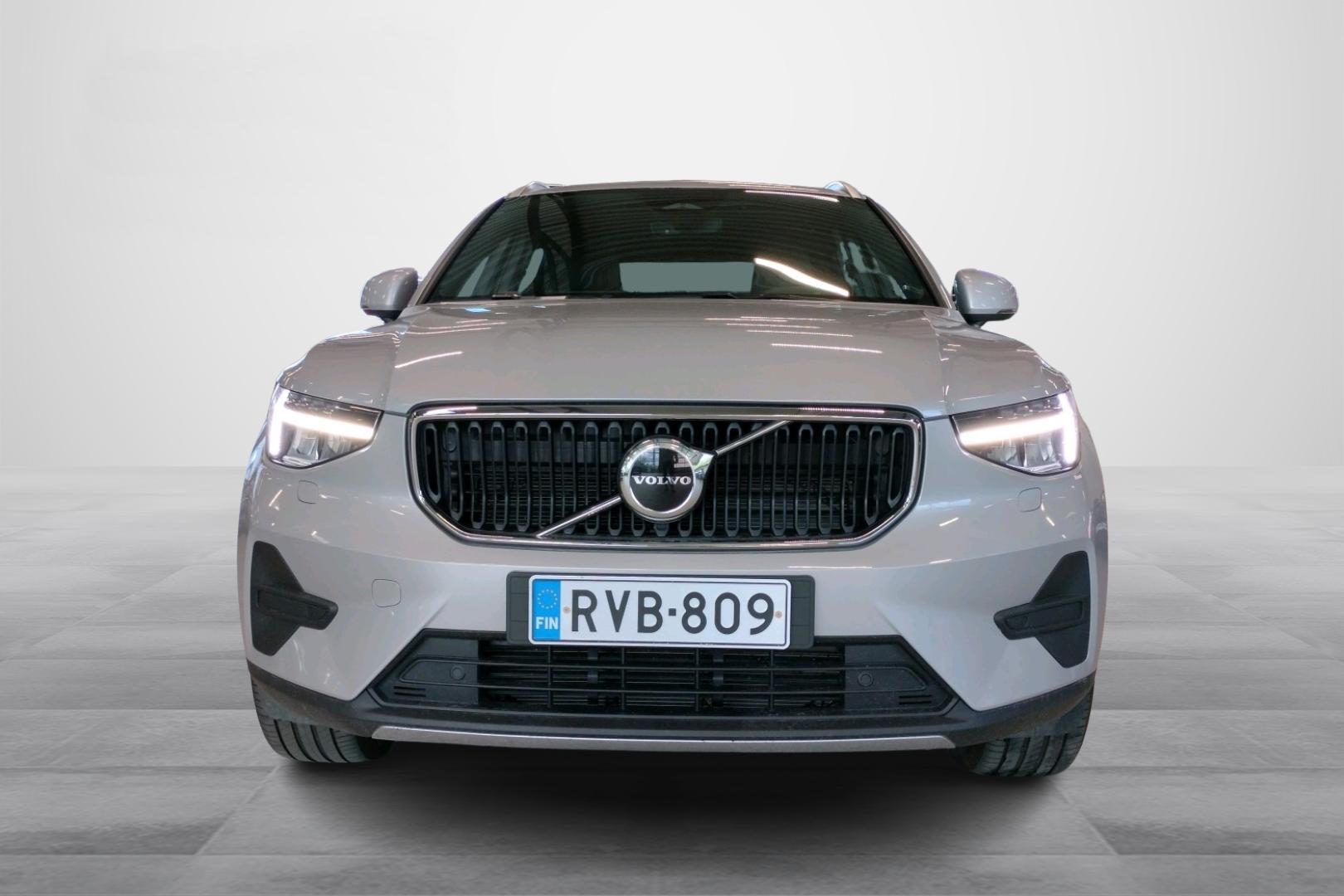 VOLVO XC40 2023