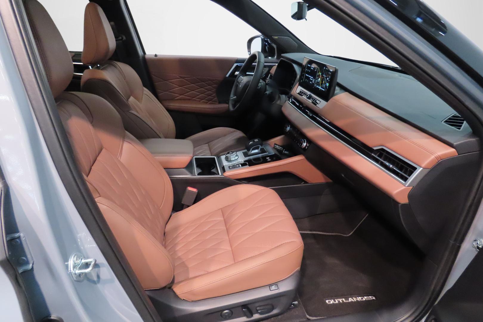 Mitsubishi Outlander 2025