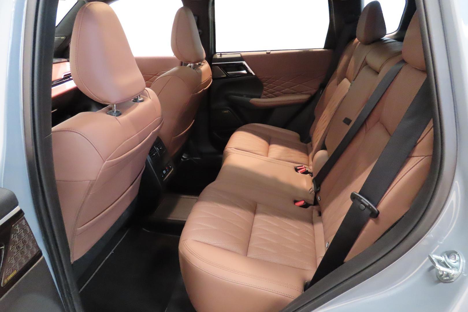 Mitsubishi Outlander 2025