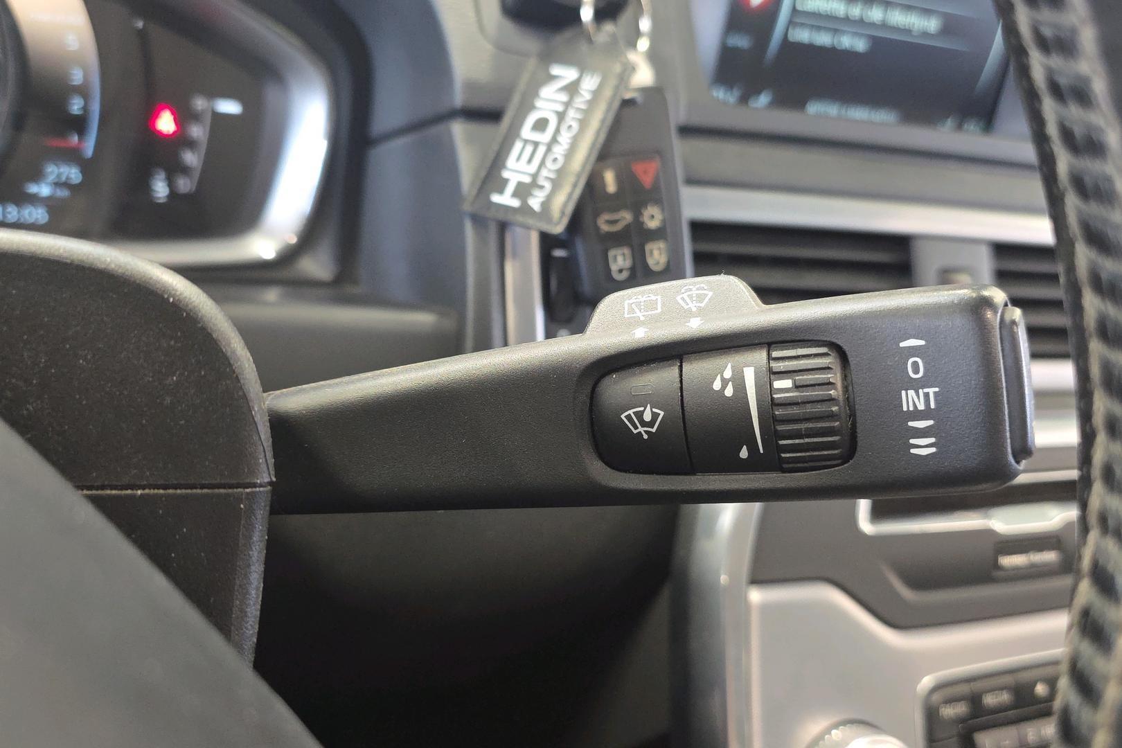 VOLVO V70 2015