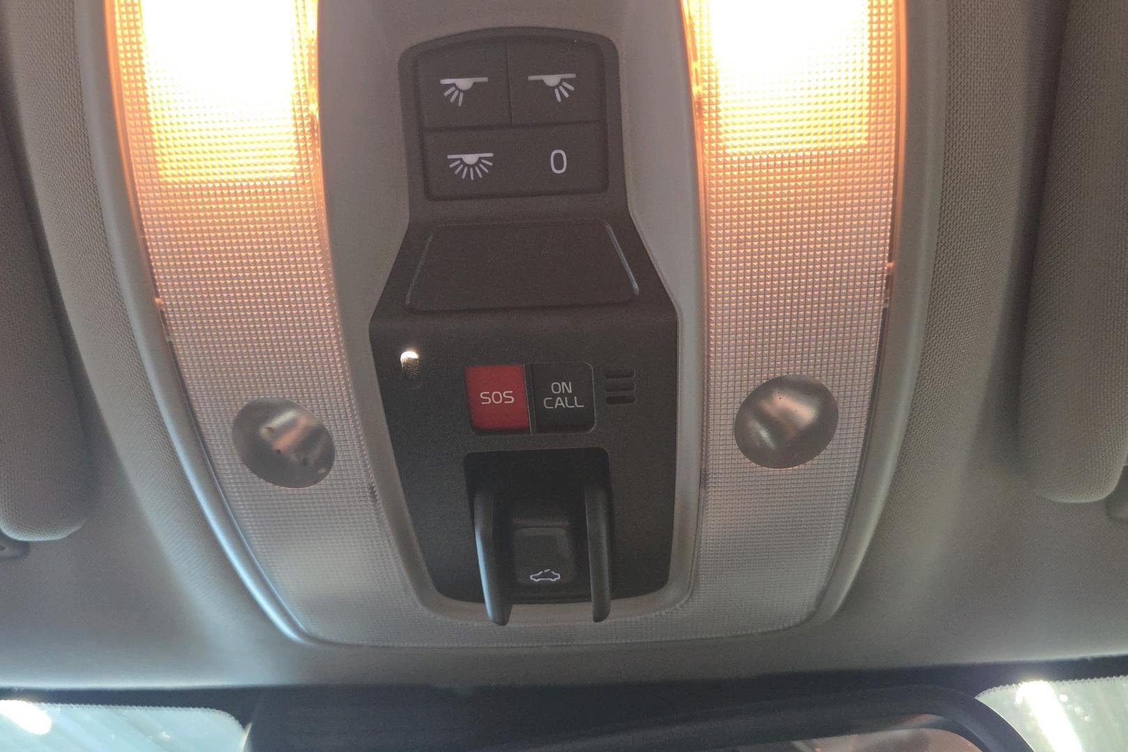 VOLVO V70 2015