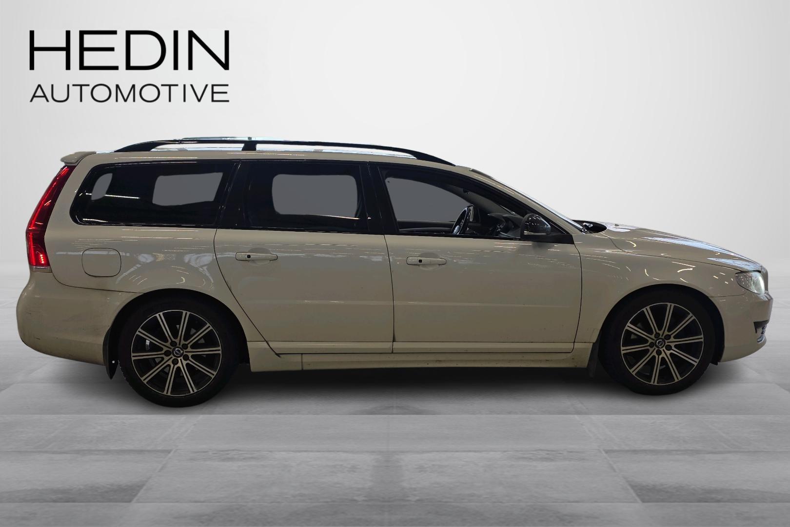 VOLVO V70 2015