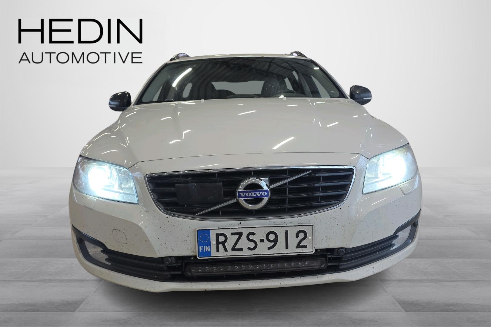 VOLVO V70 2015