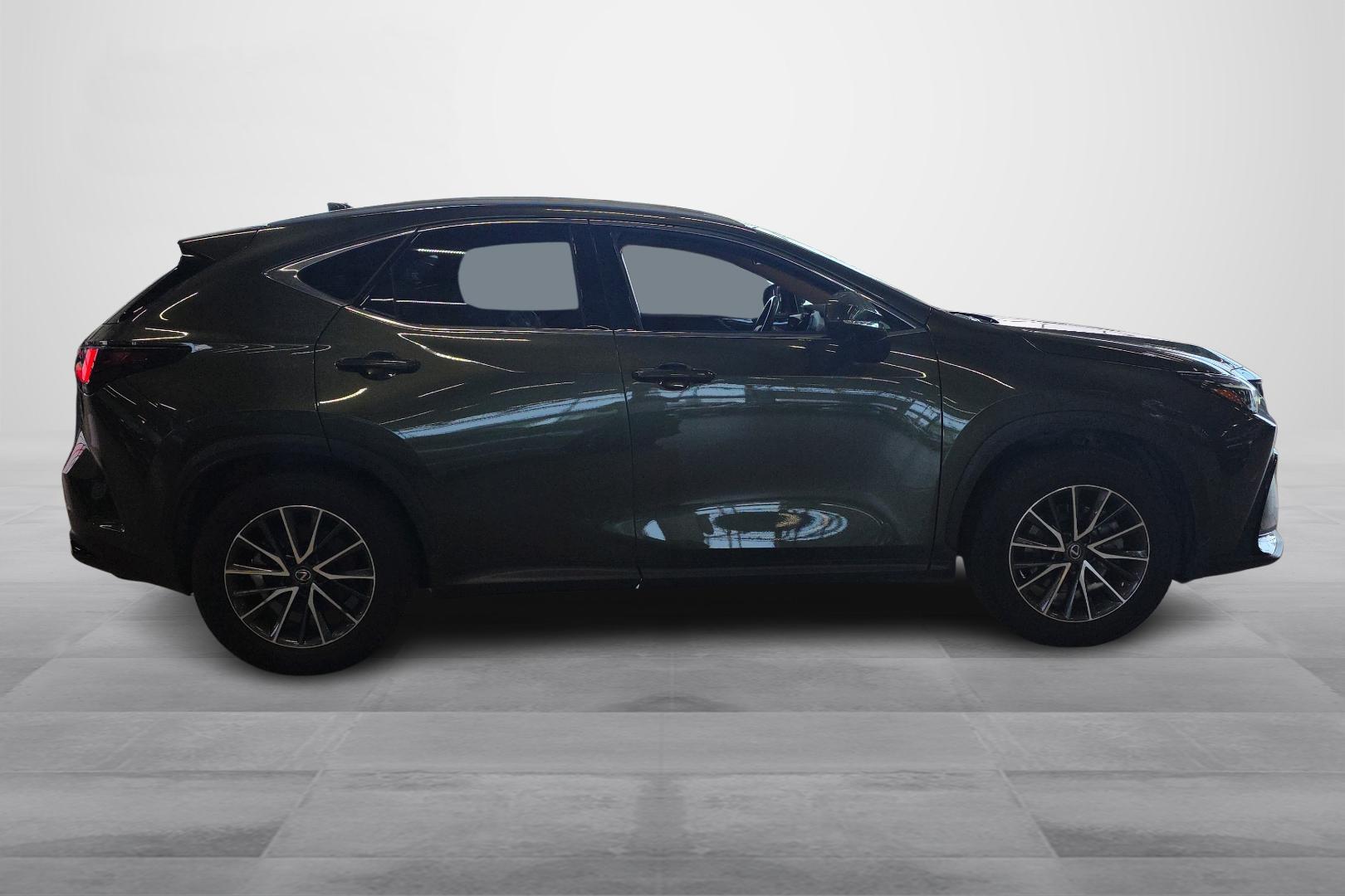 Lexus NX 2023