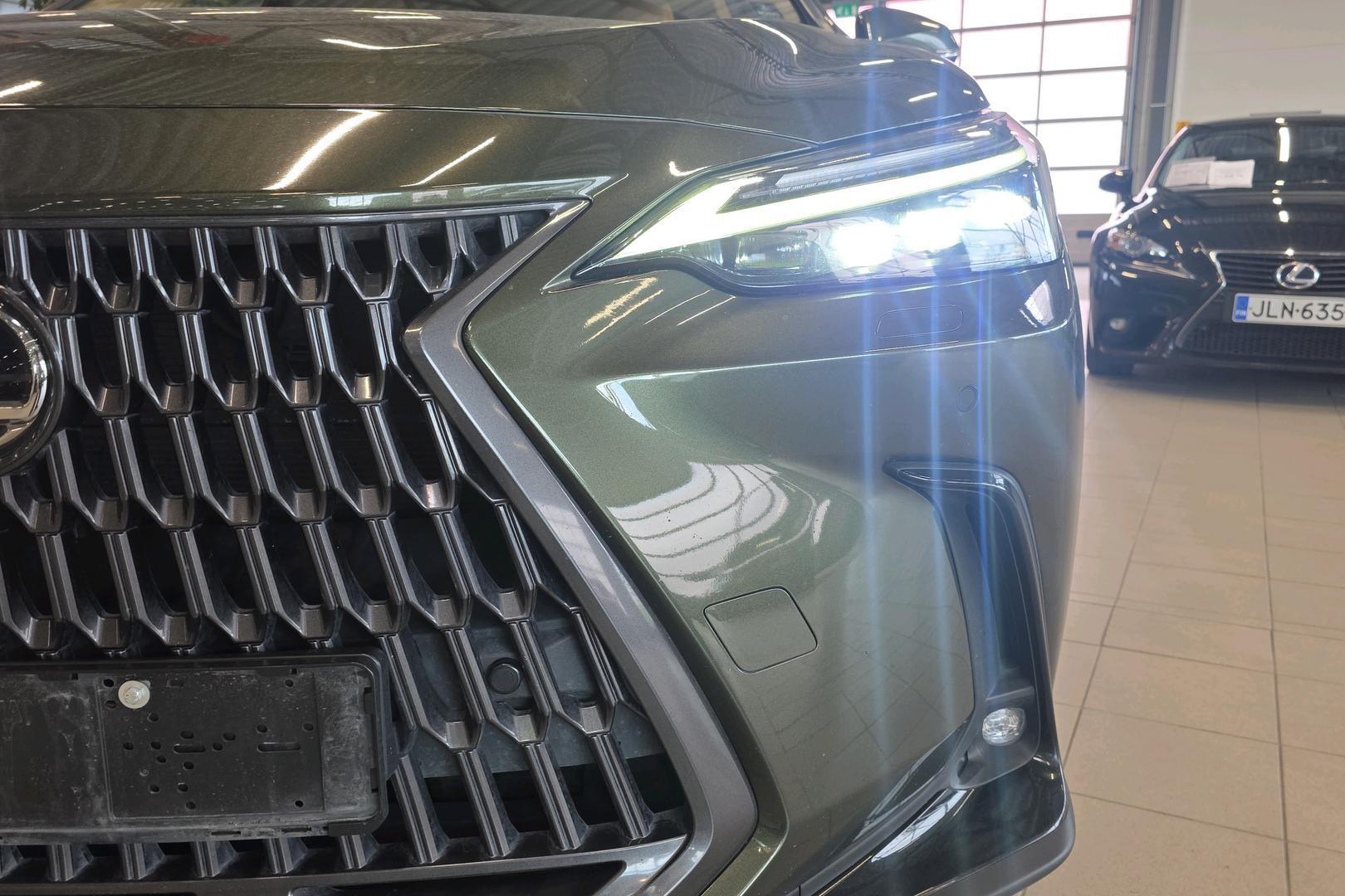Lexus NX 2023