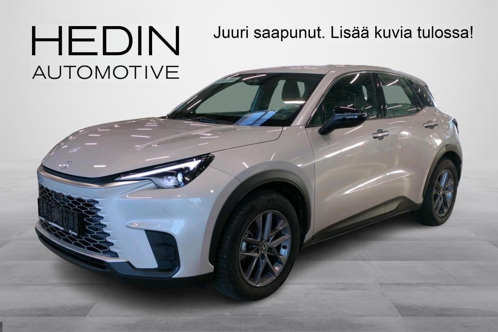 Lexus LBX 2025