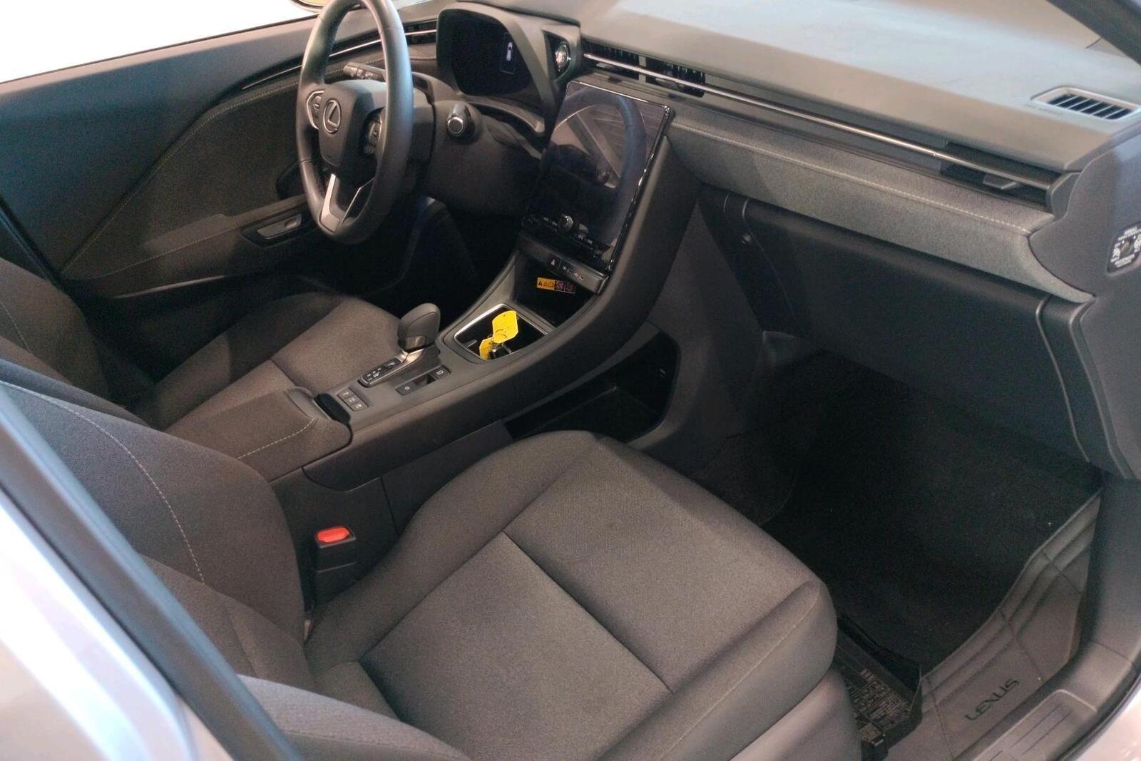 Lexus LBX 2025