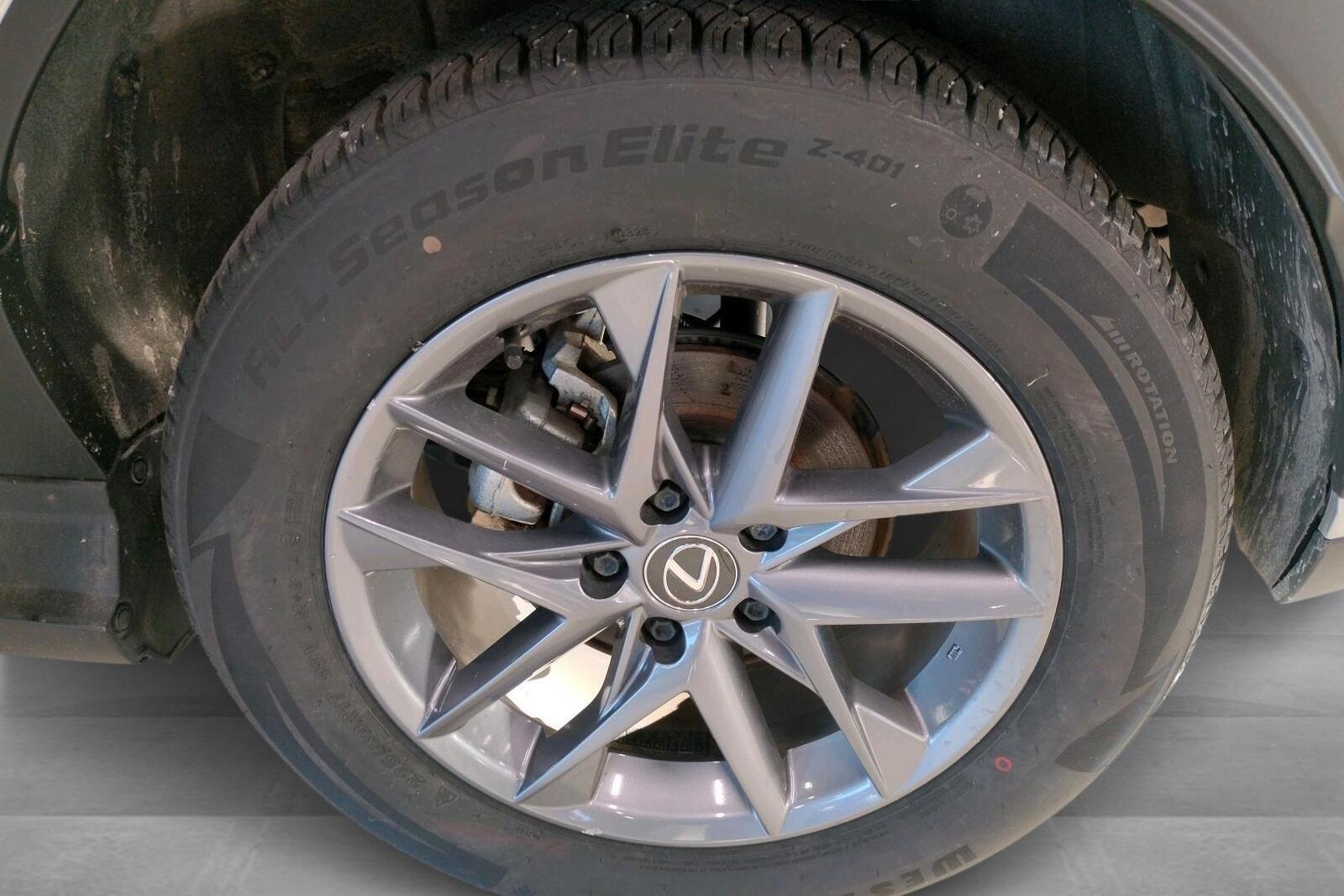 Lexus LBX 2025