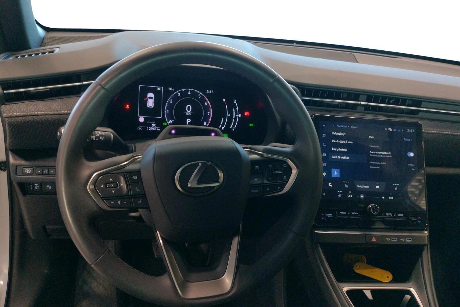Lexus LBX 2025