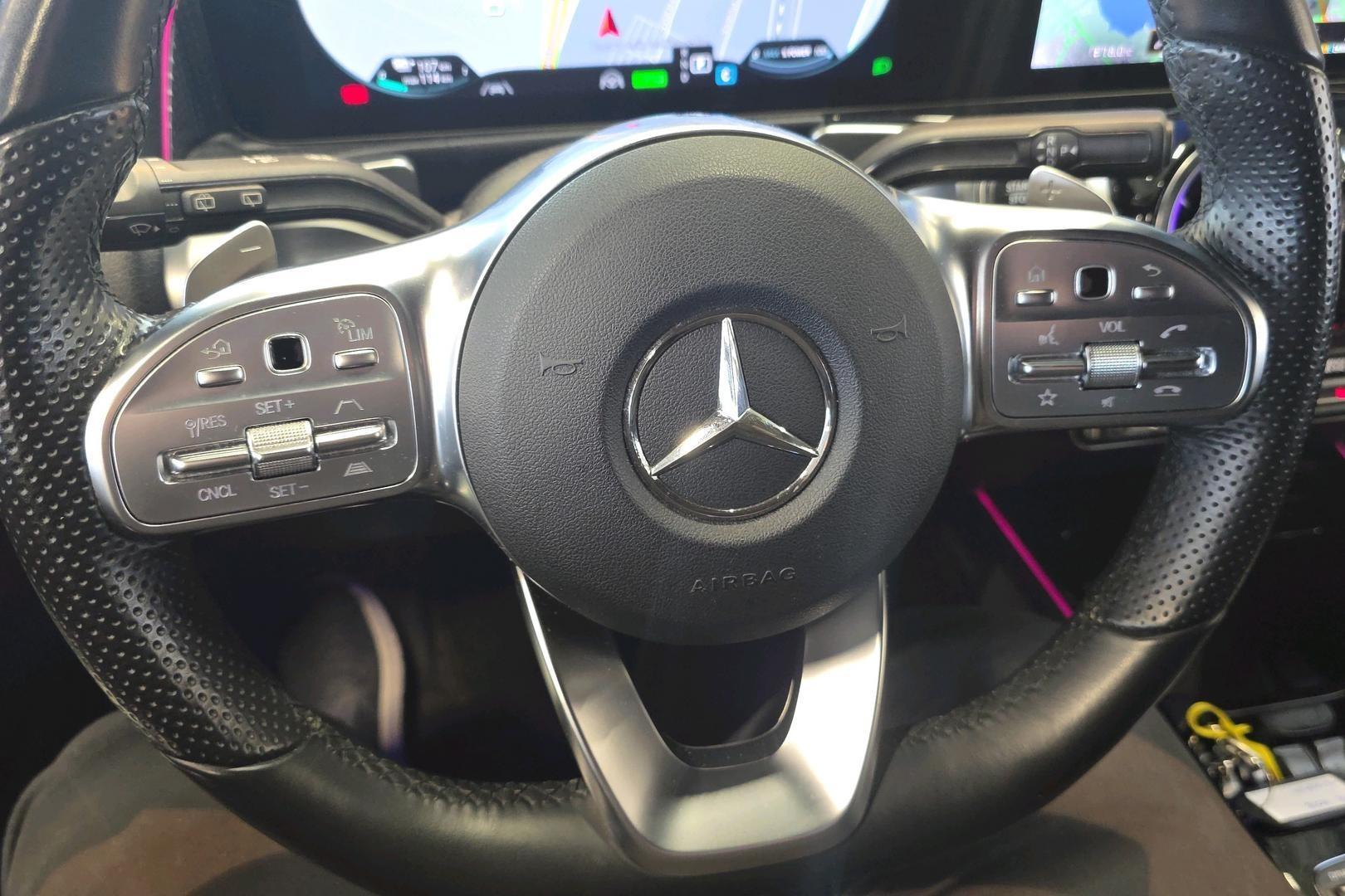 Mercedes-Benz EQB 2024