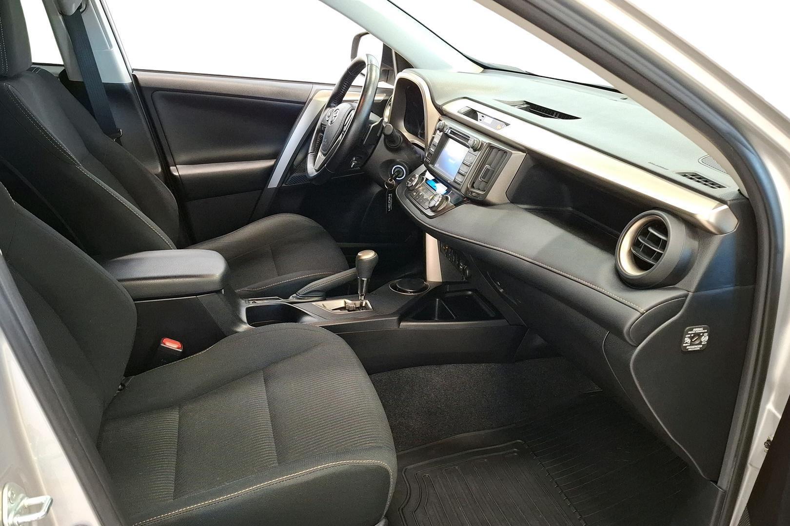 Toyota RAV4 2015