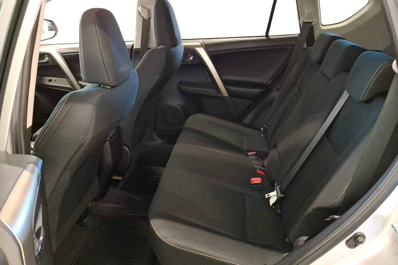 Toyota RAV4 2015