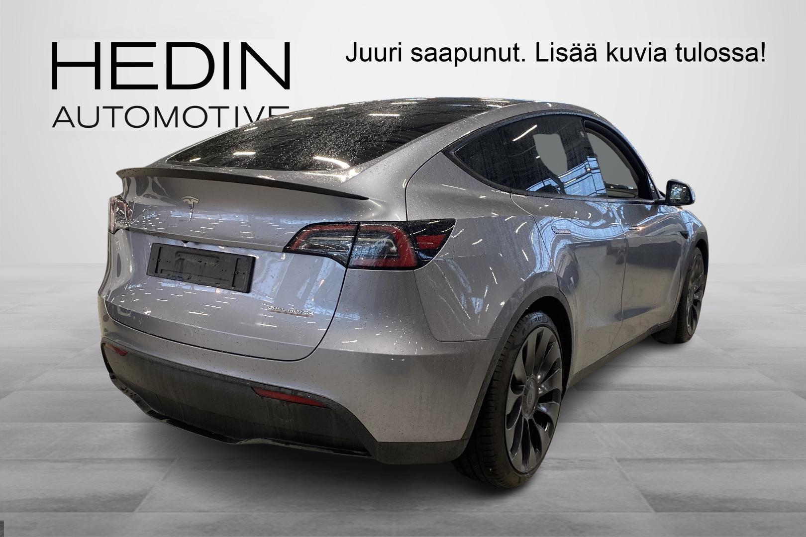 TESLA Model Y 2023