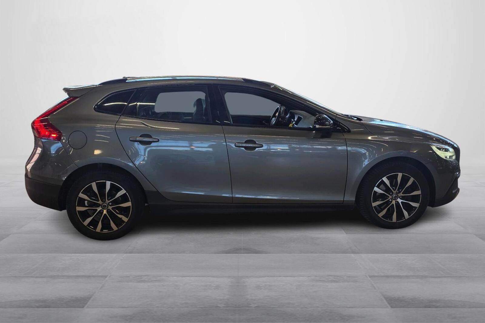 Volvo V40 Cross Country 4