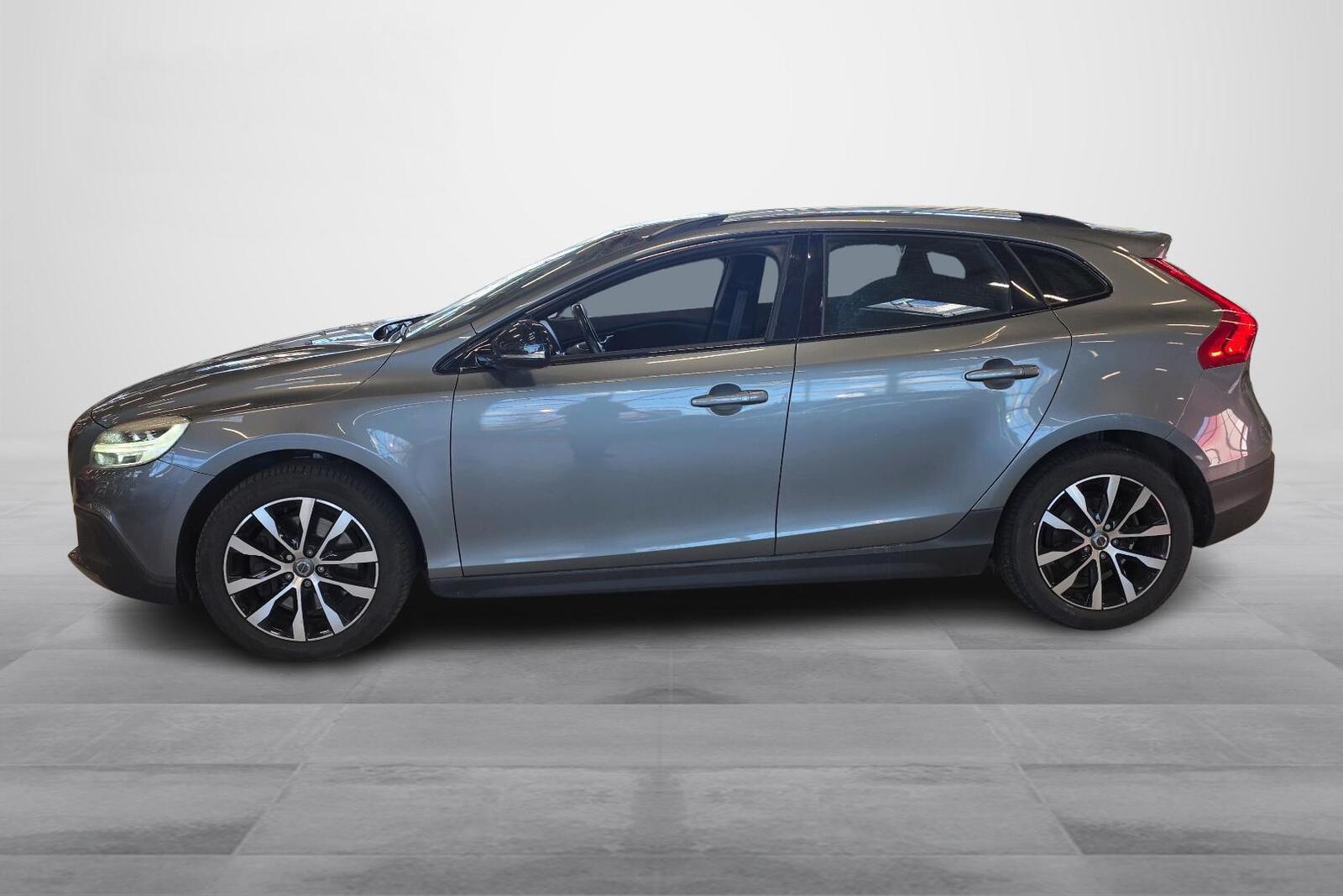Volvo V40 Cross Country 5