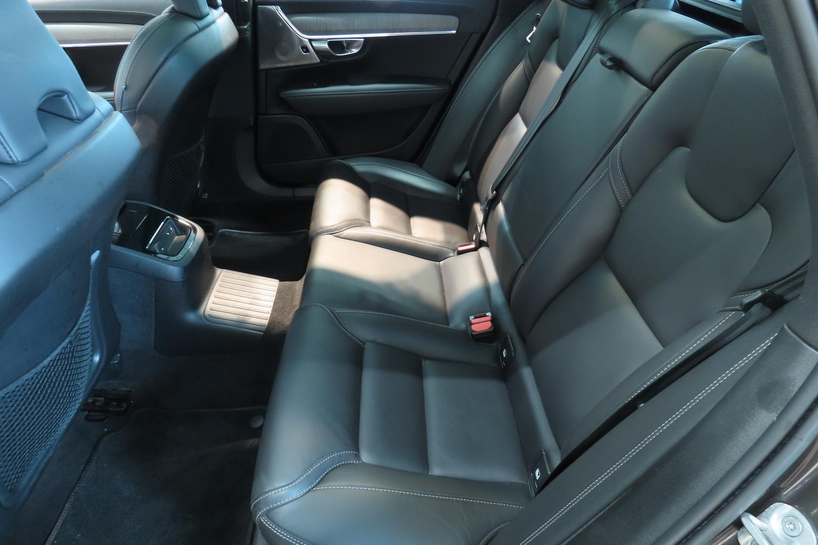 Volvo V90 2023