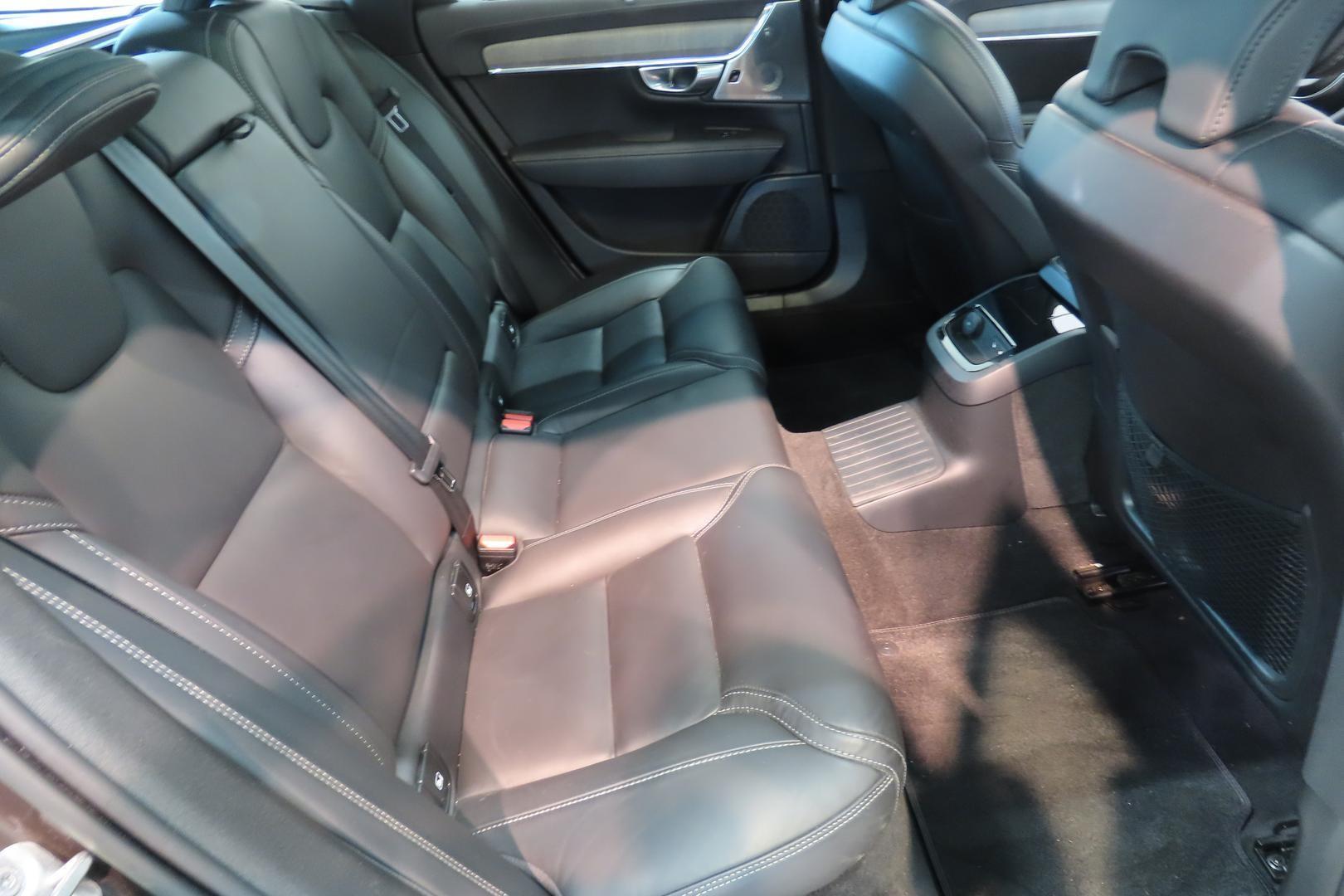 Volvo V90 2023