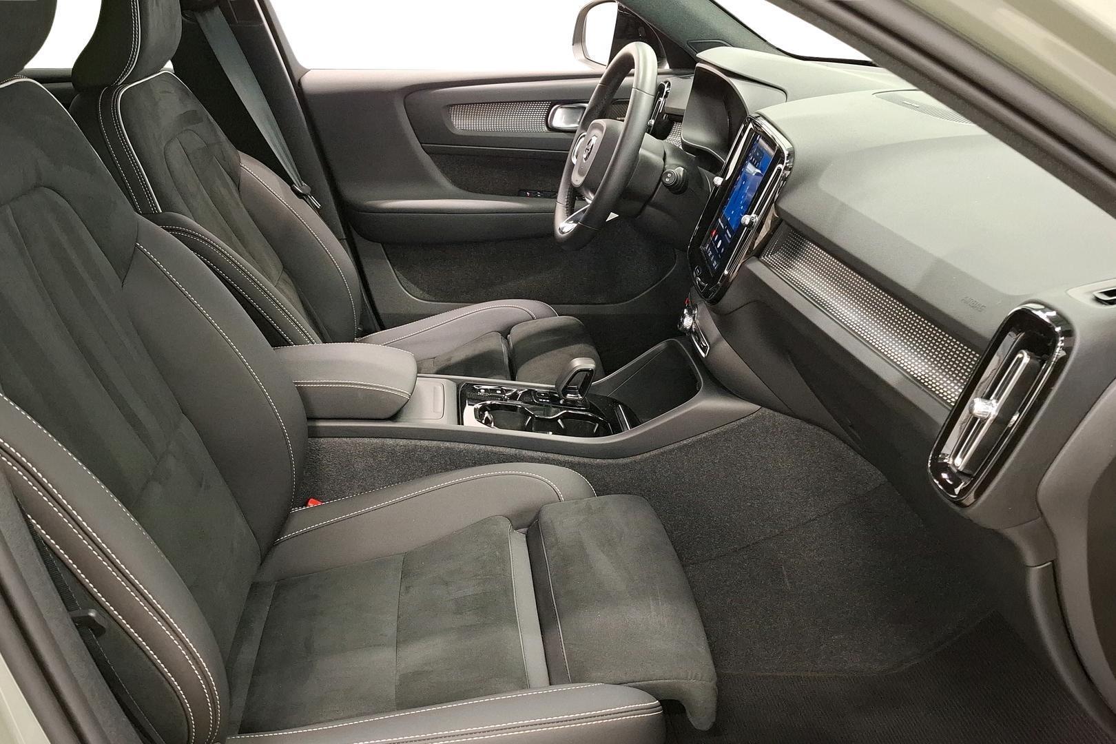 Volvo XC40 2024