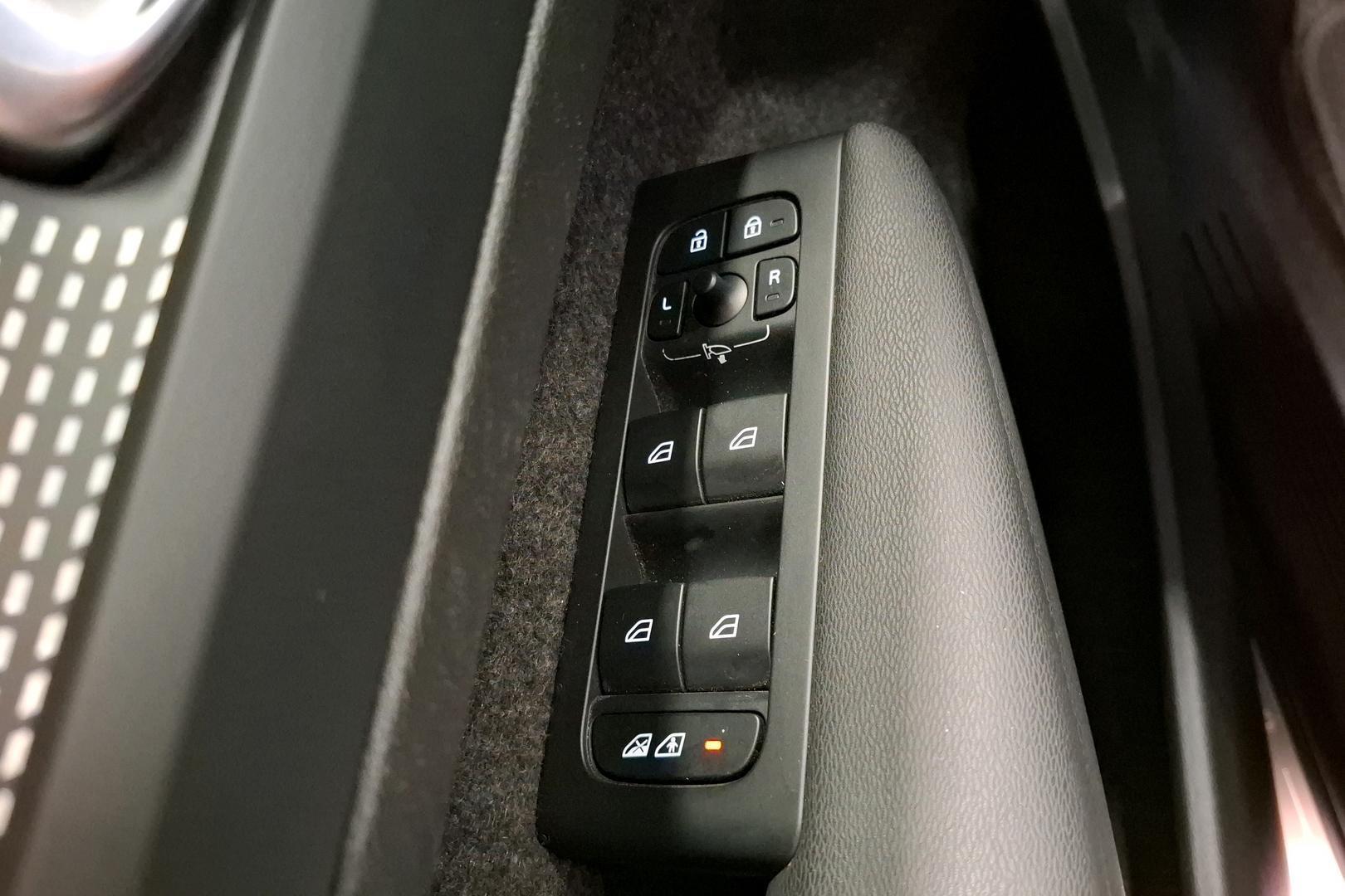 Volvo XC40 2024