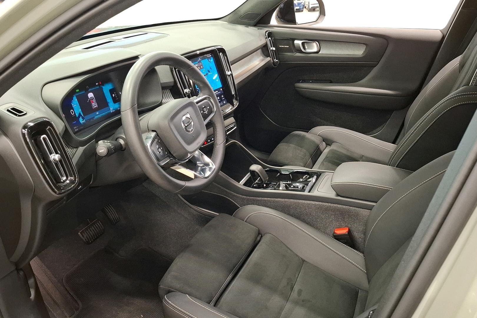 Volvo XC40 2024