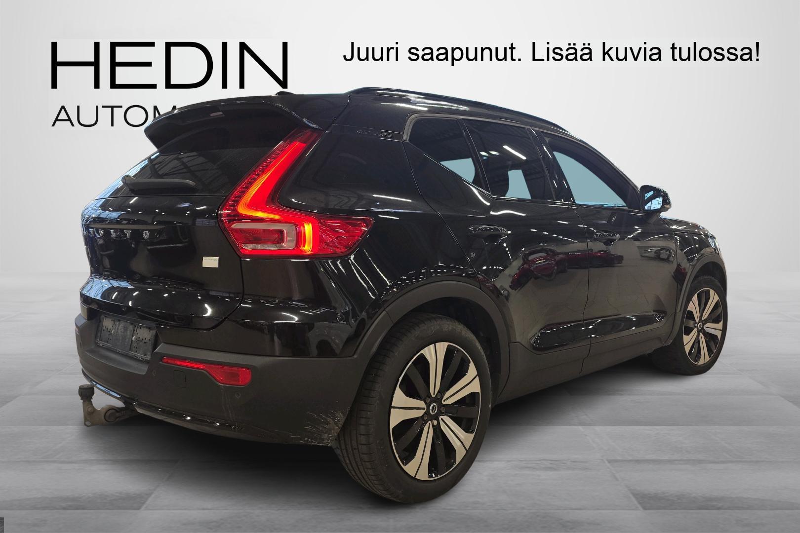 VOLVO XC40 2023