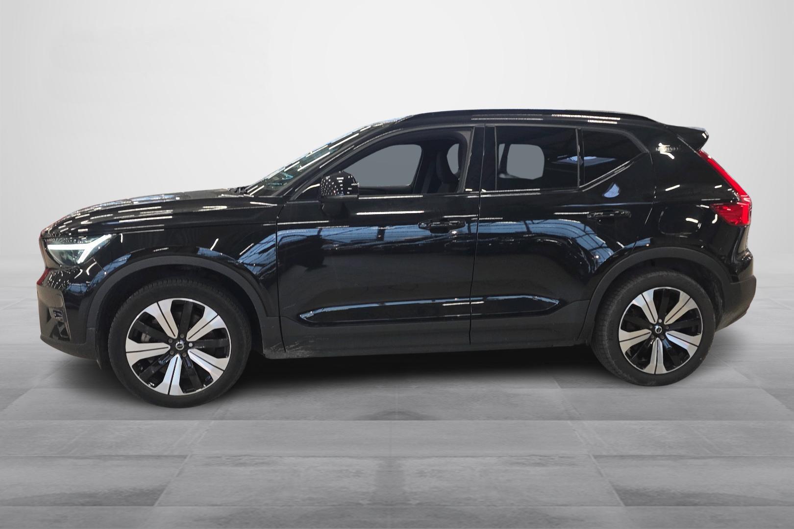 VOLVO XC40 2023