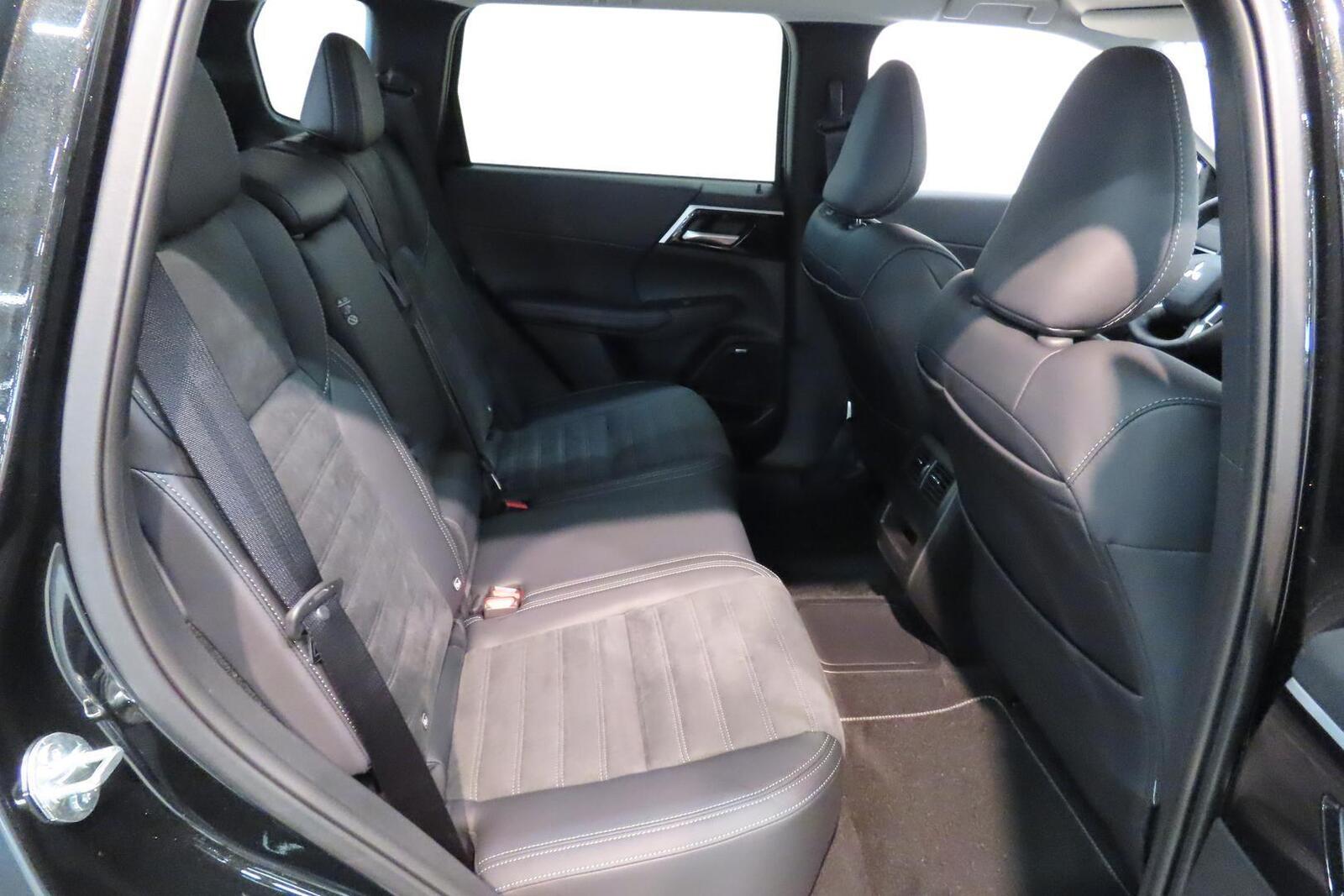 Mitsubishi Outlander 2025