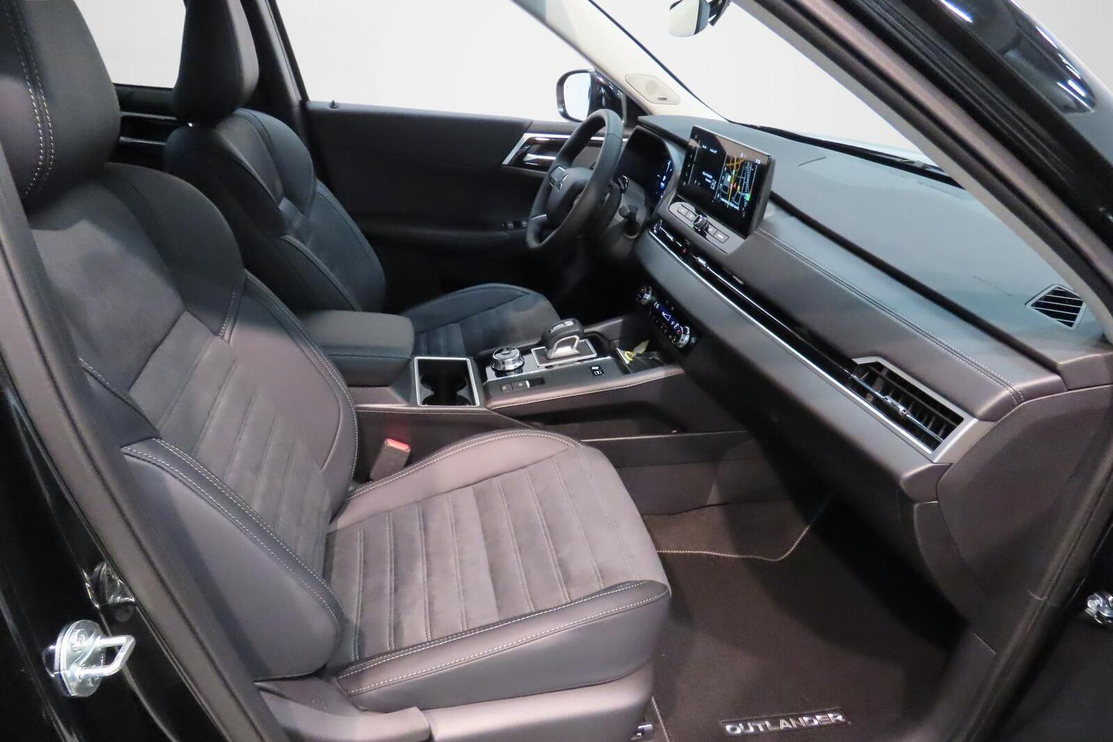 Mitsubishi Outlander 2025