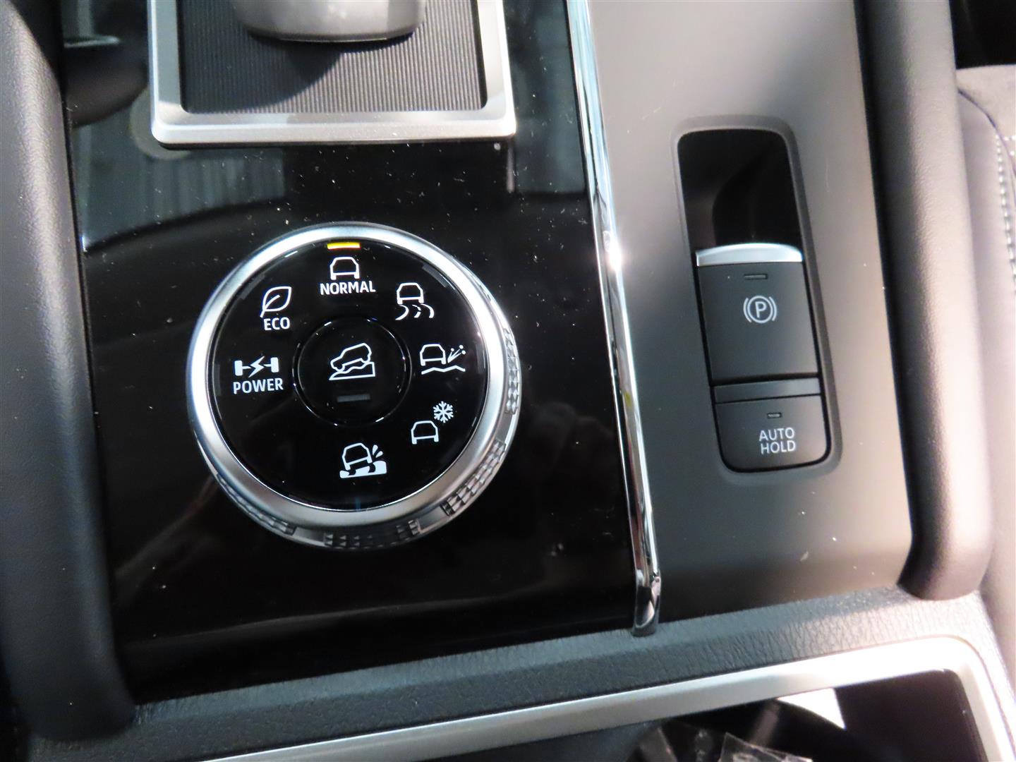 Mitsubishi Outlander 2025