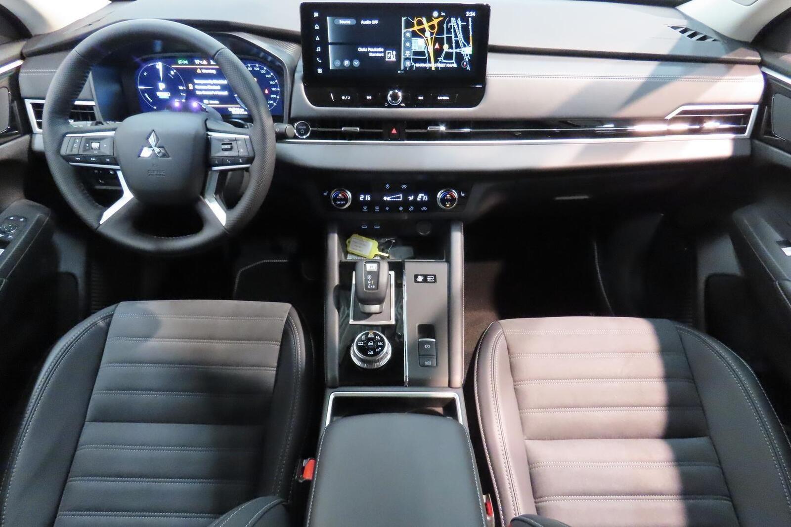 Mitsubishi Outlander 2025