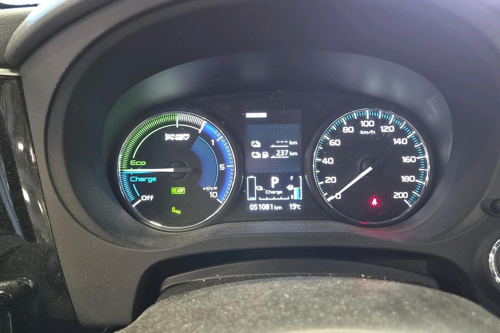 Mitsubishi Outlander PHEV 2021