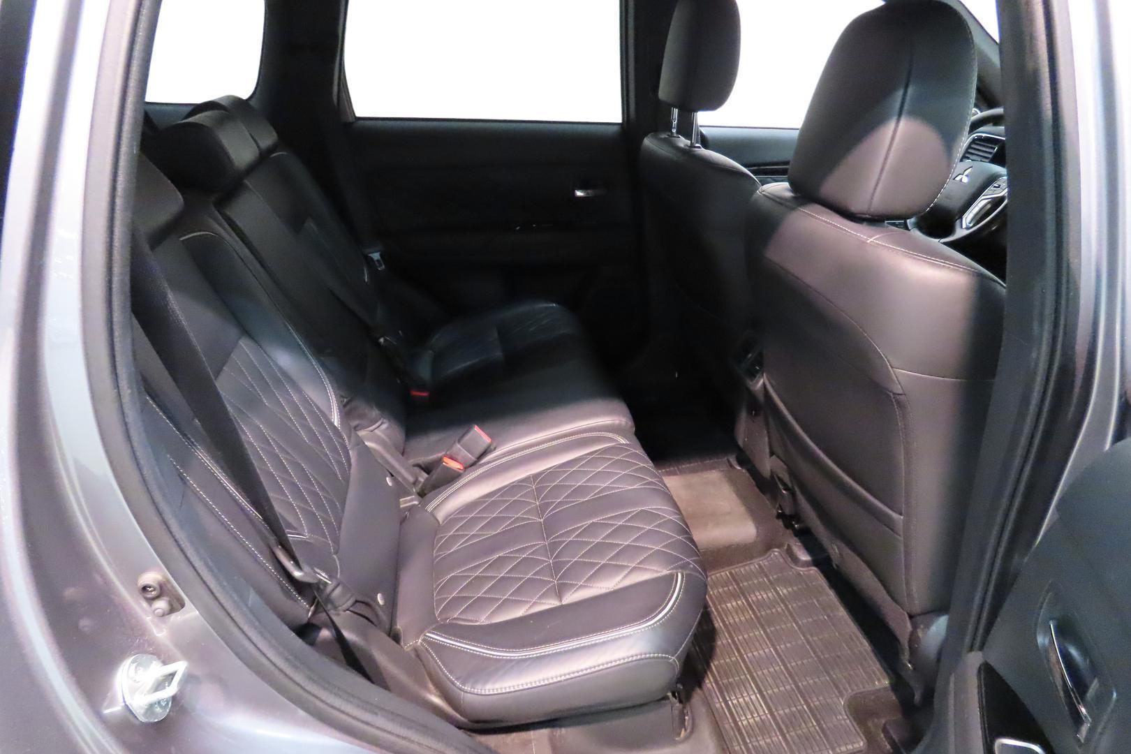 Mitsubishi Outlander PHEV 2019