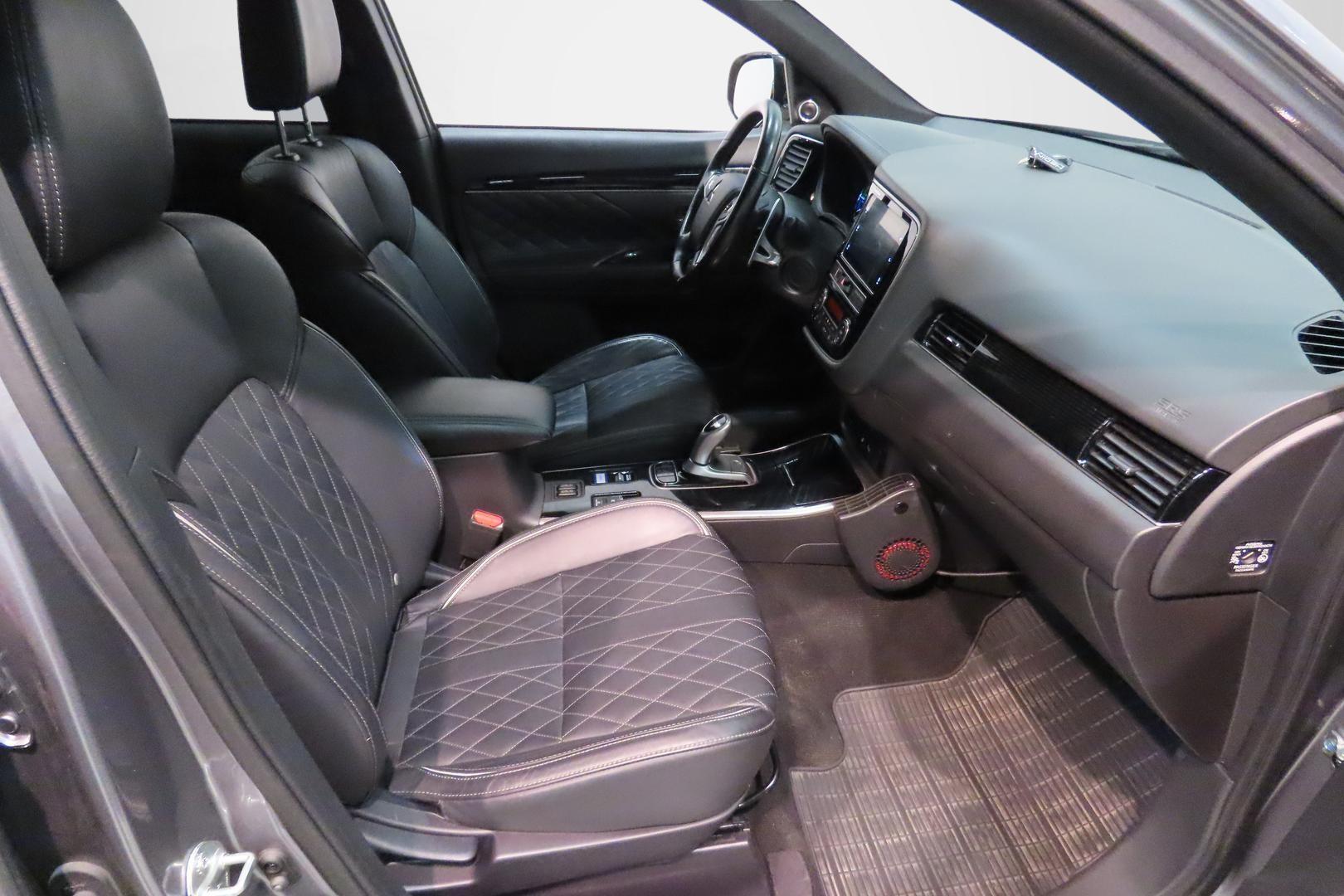 Mitsubishi Outlander PHEV 2019