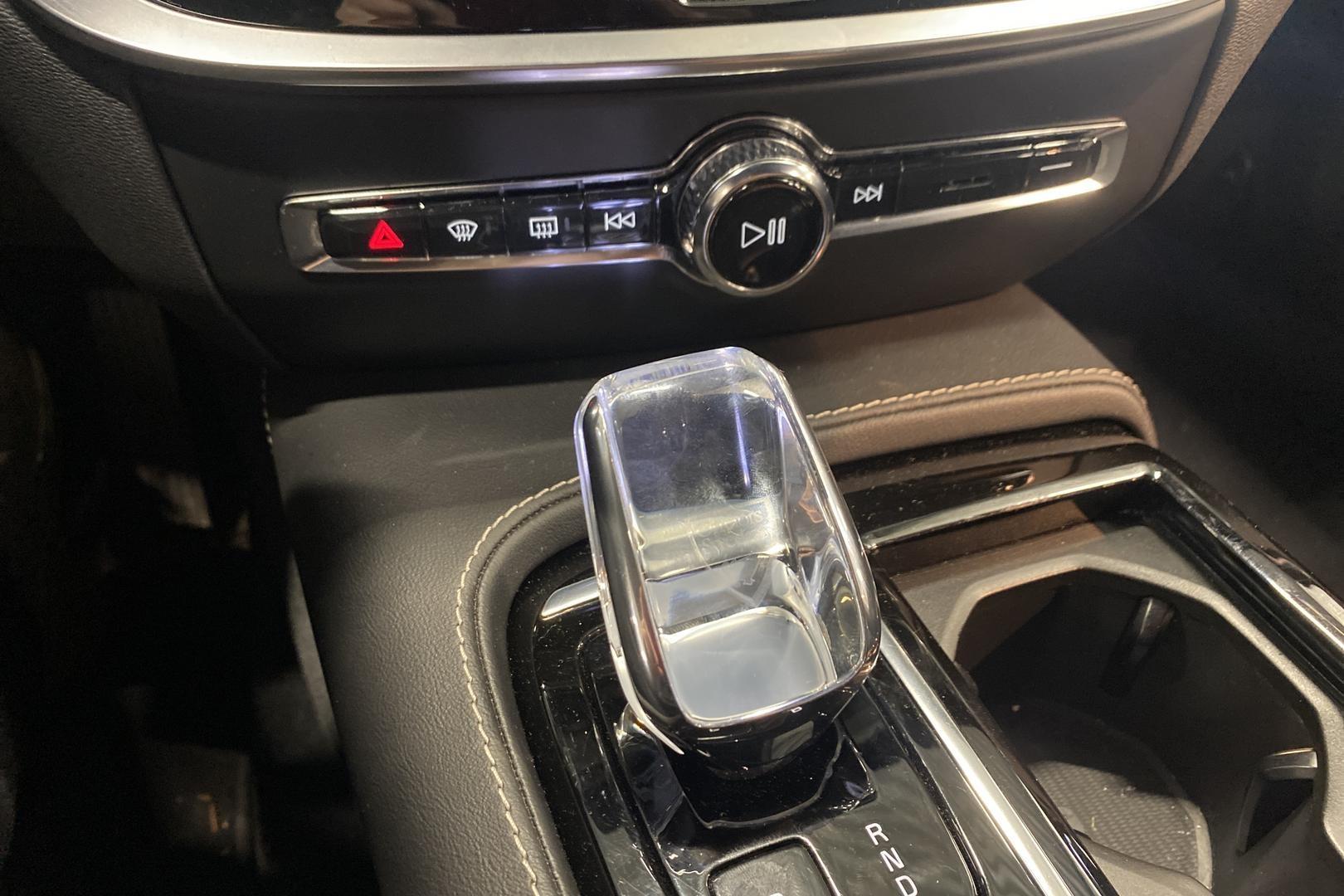 VOLVO V60 2023