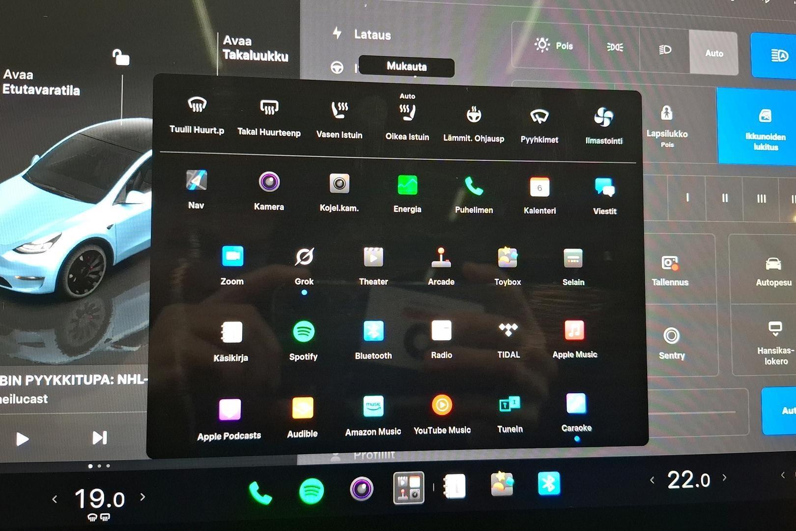 TESLA Model Y 2024