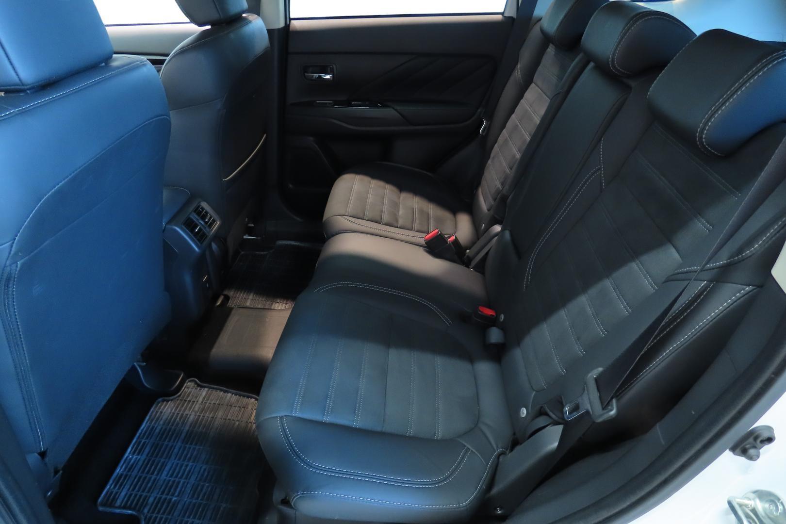Mitsubishi Outlander PHEV 2021