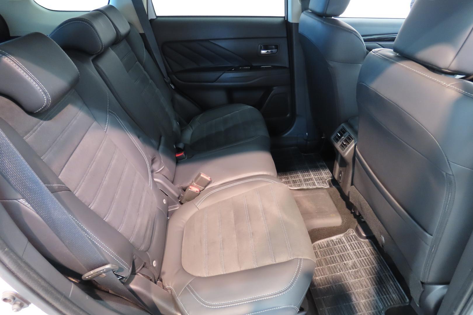 Mitsubishi Outlander PHEV 2021