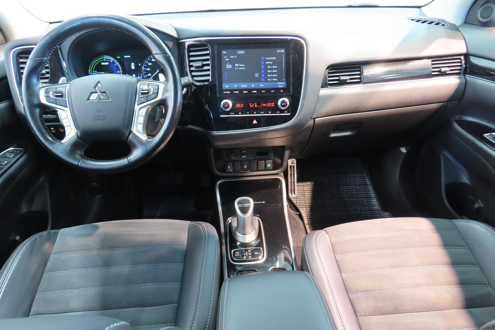 Mitsubishi Outlander PHEV 2021