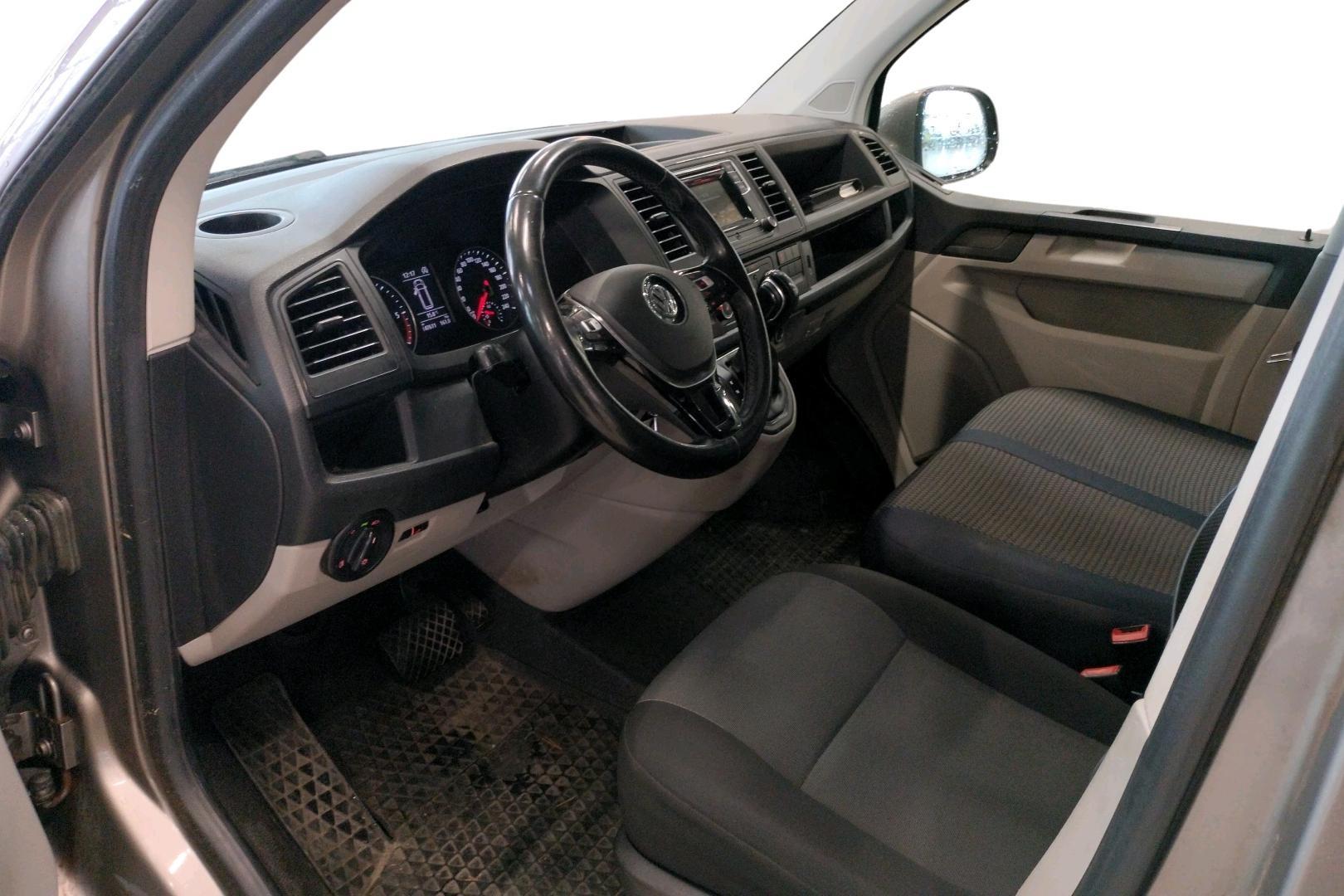 Volkswagen Transporter 9