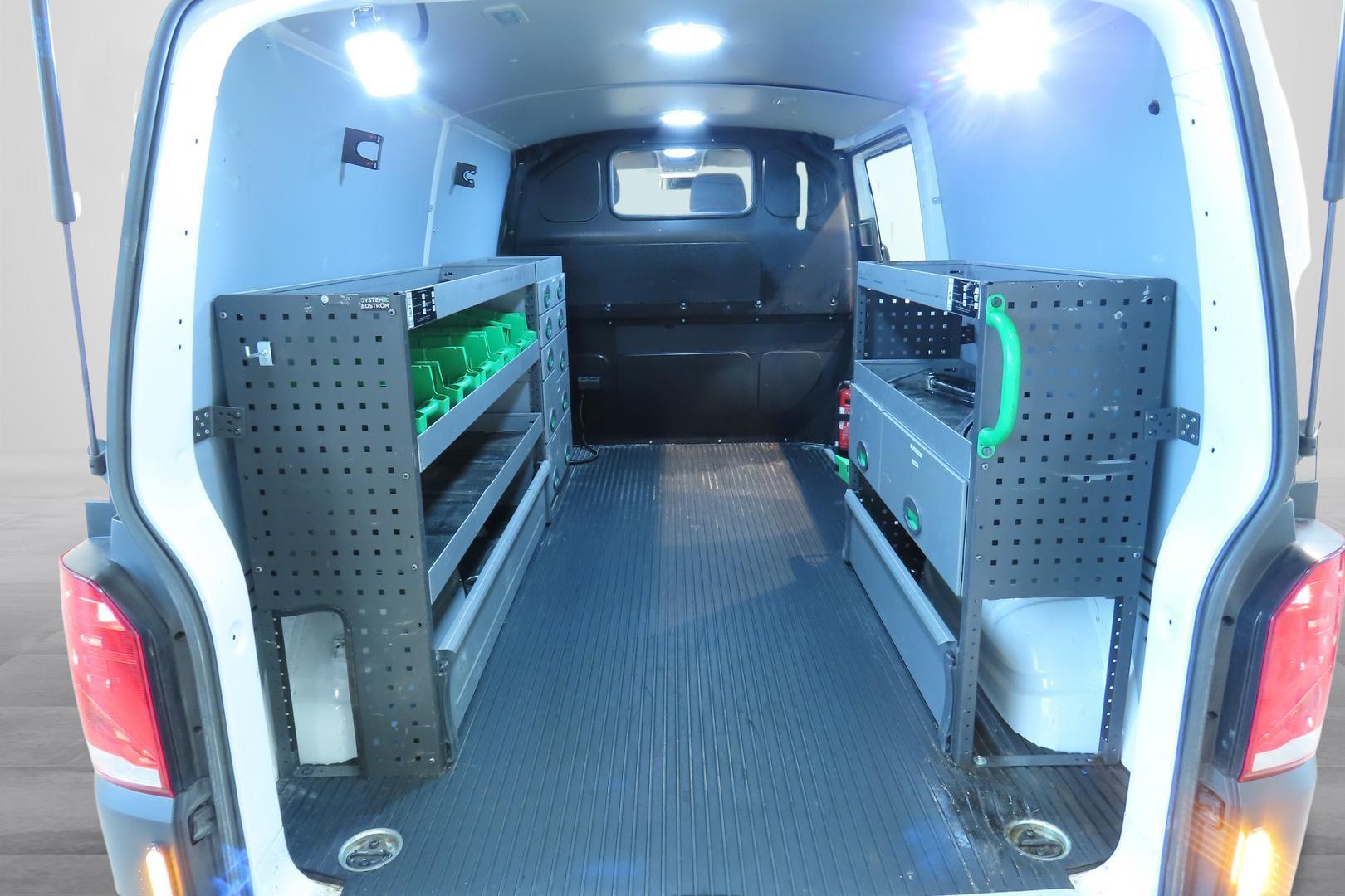 VOLKSWAGEN TRANSPORTER 2021