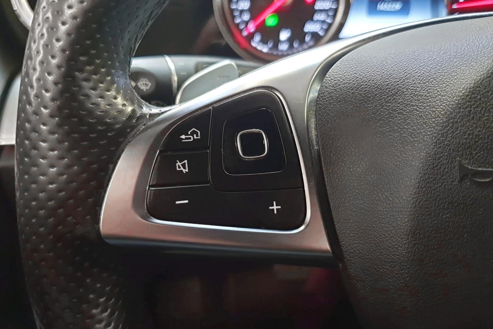 MERCEDES-BENZ E 2017