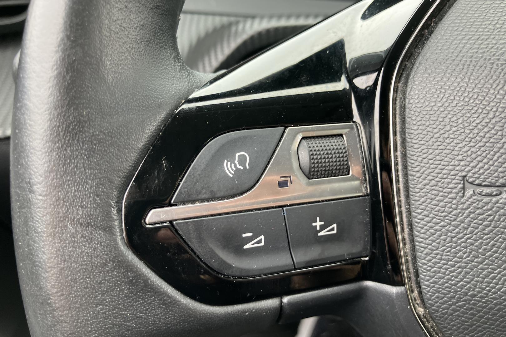 Peugeot 208 2021