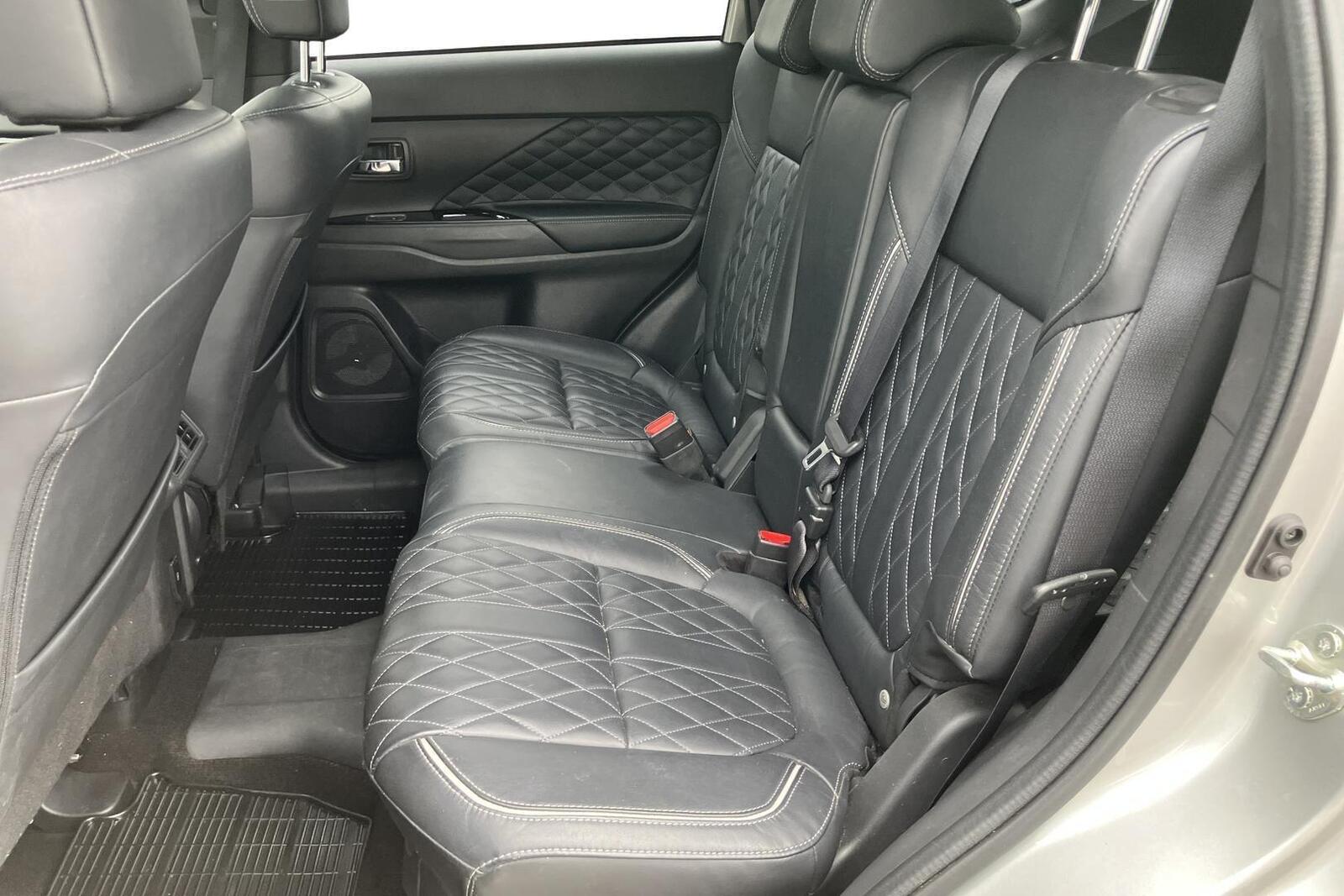 Mitsubishi Outlander PHEV 2021