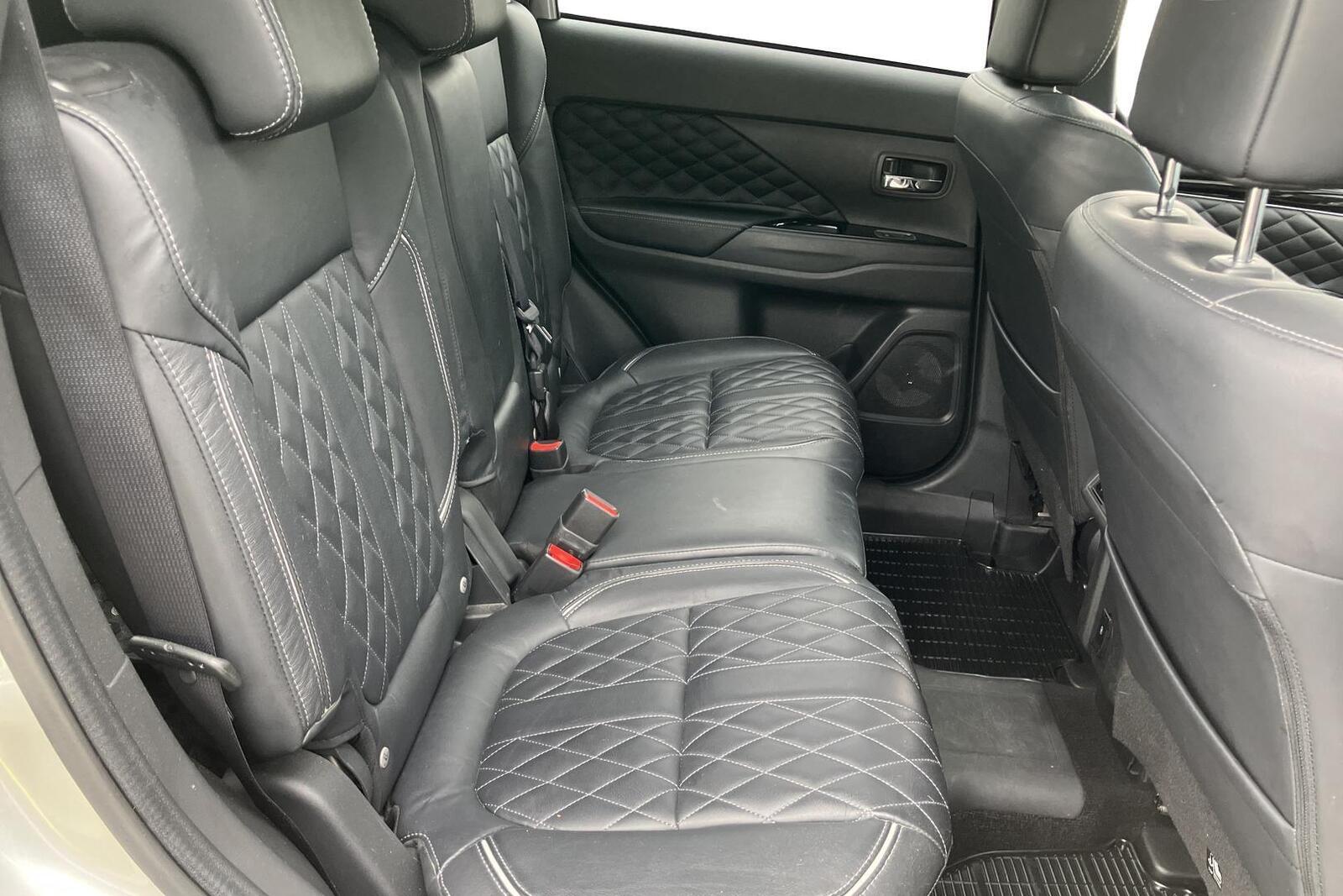 Mitsubishi Outlander PHEV 2021