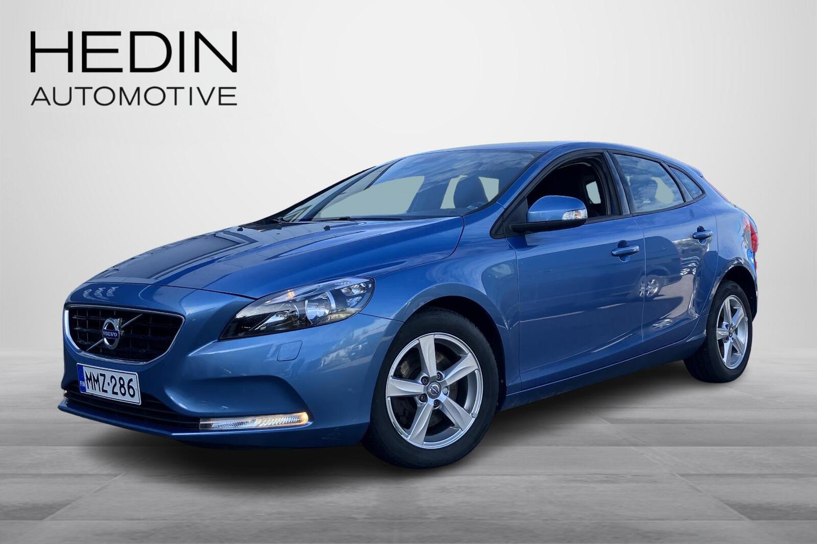 VOLVO V40 2015