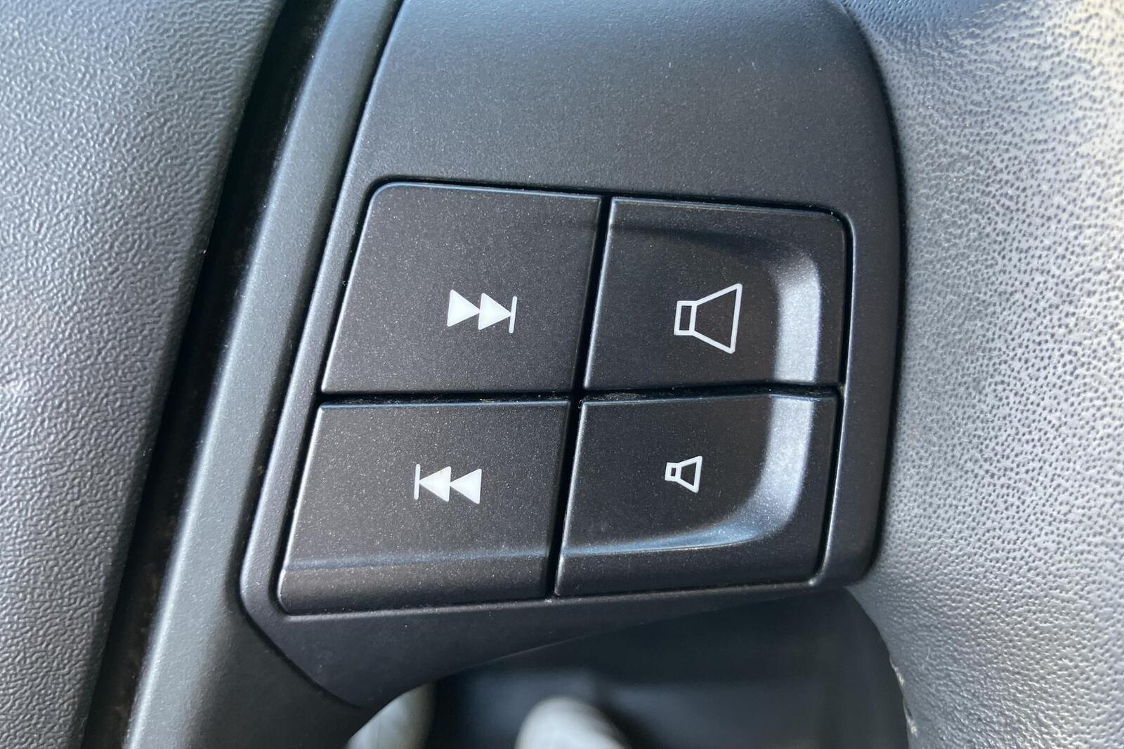 VOLVO V40 2015