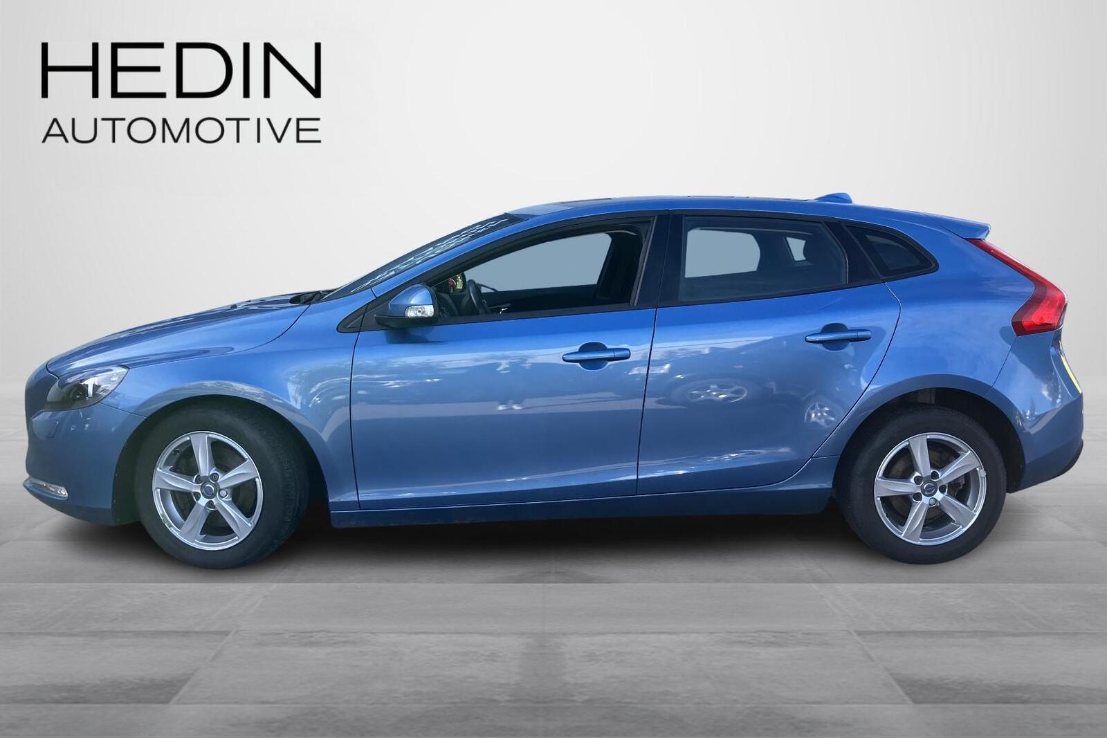 VOLVO V40 2015